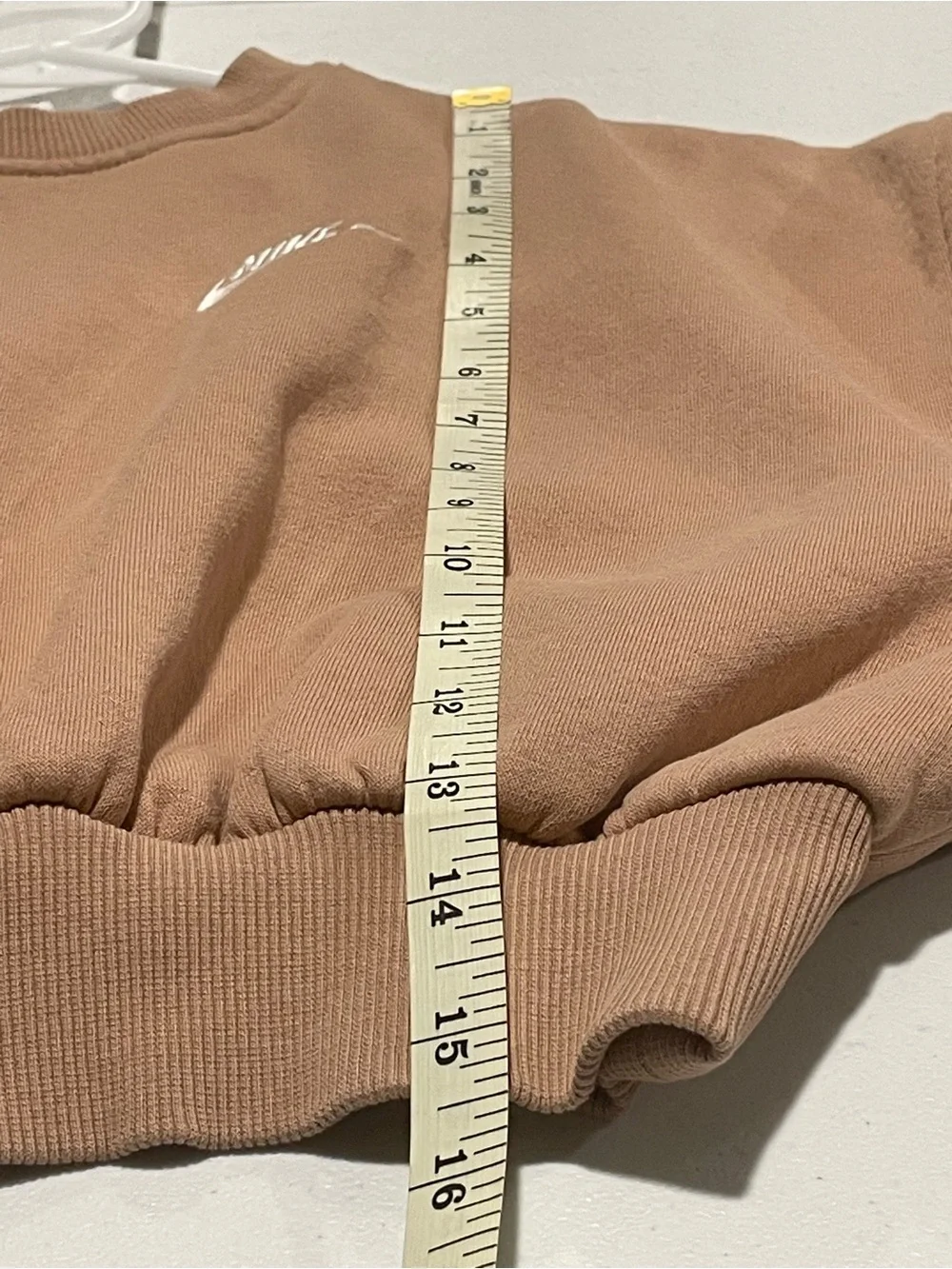 ❤️‍🔥 Micro Cropped Nike Streetwear Crew Neck Sweatshirt in Tan White Swoosh Sz S